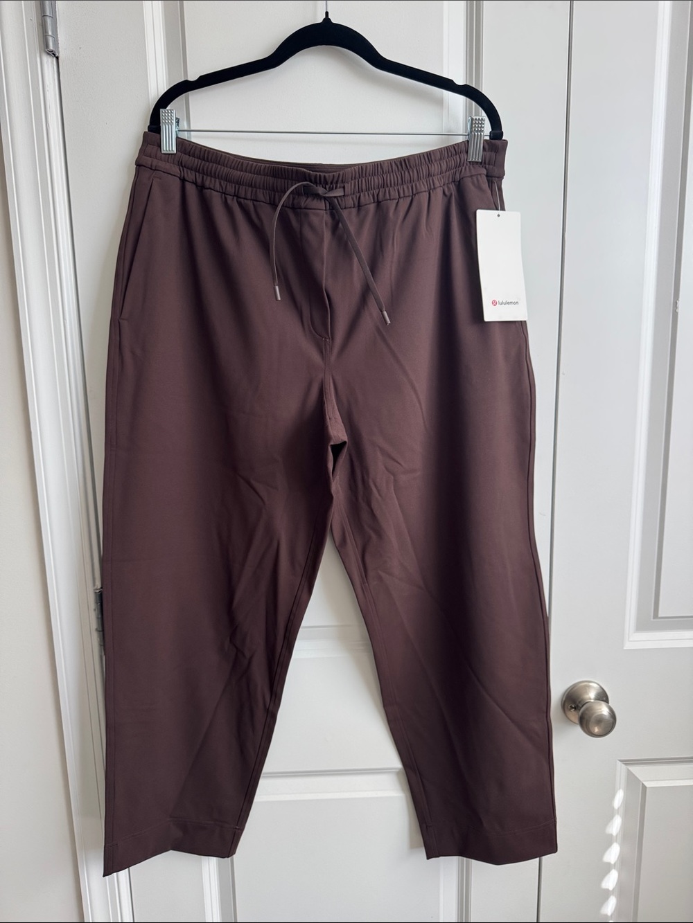 lululemon athletica women’s Deep Brown Drawstring Joggers